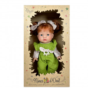 Papusa Nines D'Onil, Joy, cu parul roscat, cu salopeta verde, cu miros de vanilie 37 cm - Img 3