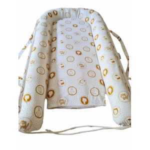 SET Baby Nest Delux Alb - Ursuleții Zâmbitori, cu Pernă și Jucărie - Img 4
