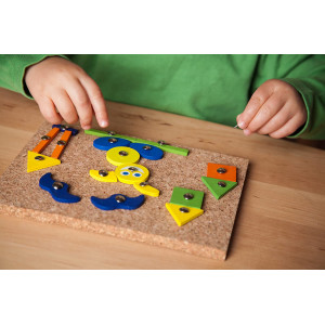 Set constructie copii - Jucarie de indemanare cu ciocan si cuie - Hammer Tic Fantezie - Img 2
