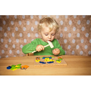 Set constructie copii - Jucarie de indemanare cu ciocan si cuie - Hammer Tic Fantezie - Img 3