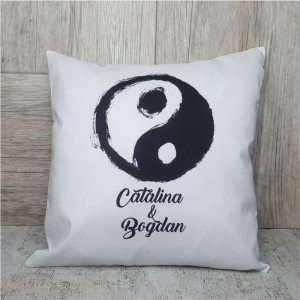 Perna personalizata cu nume Yin si Yang