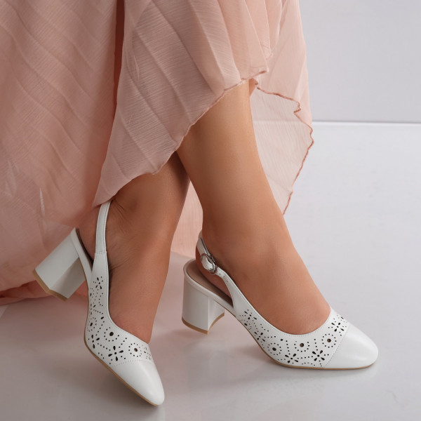 Дамски обувки Jazel с бял ток от естествена кожа