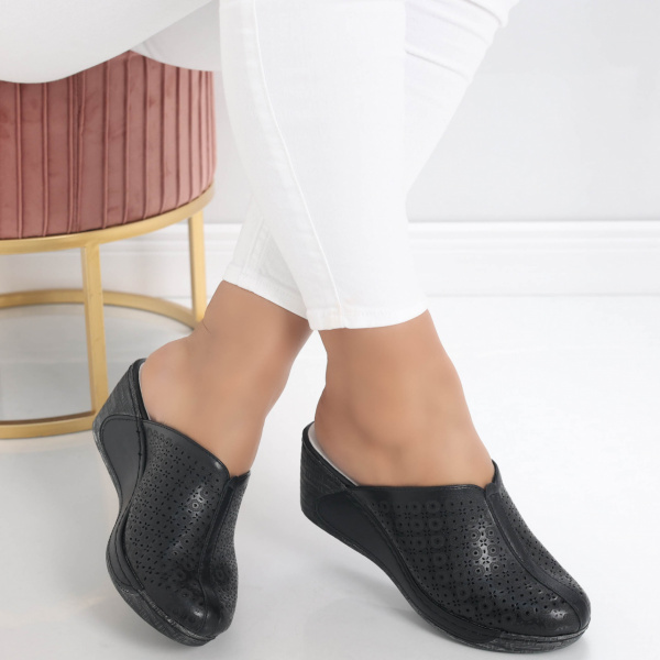 Дамски обувки на платформа Moralis от черна органична кожа