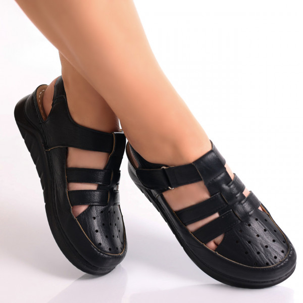 Дамски ежедневни обувки Black Deseda от екологична кожа