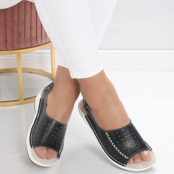 Дамски черни сандали Magela от естествена кожа