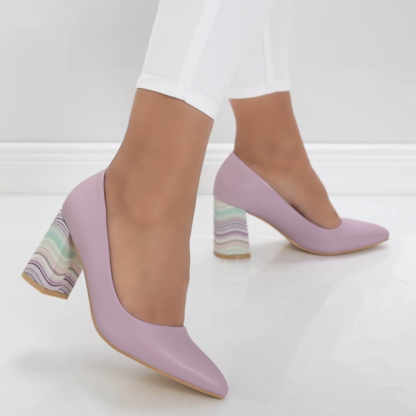 Дамски обувки Luzan с лилав ток от екологична кожа