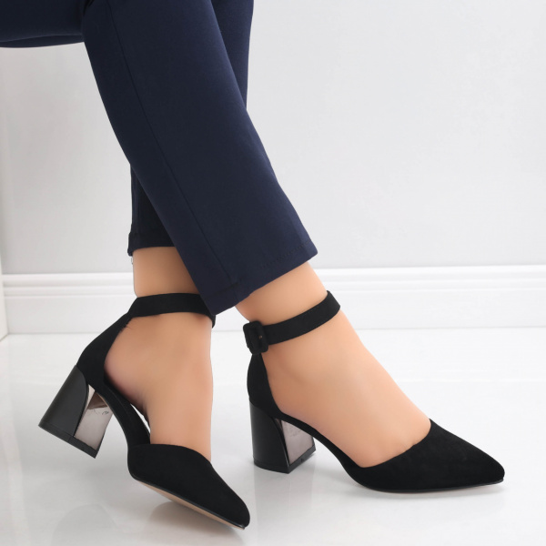 Ananda Дамски черни обувки с ток от еко кожа