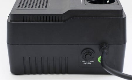 APC EASY UPS BV 650VA, AVR, Schuko Outle - Img 7