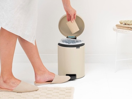 Coș de gunoi cu pedală Brabantia NewIcon, capacitate 5L, închidere silențioasă Soft-Close, găleată interioară detașabilă, Dreamy Crem - Img 7