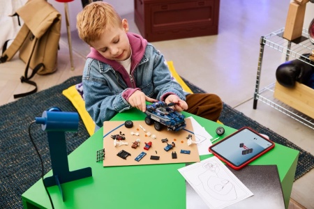 LEGO MARVEL SPIDERMAN URMARIRE CU OMUL PAIANJEN SI MASINA INCHISORII 76349 - Img 3