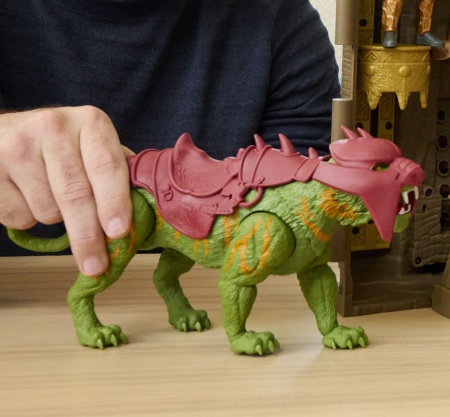 MASTERS OF THE UNIVERSE FIGURINA INTERACTIVA BATTLE CAT CU SUNETE 28CM - Img 3