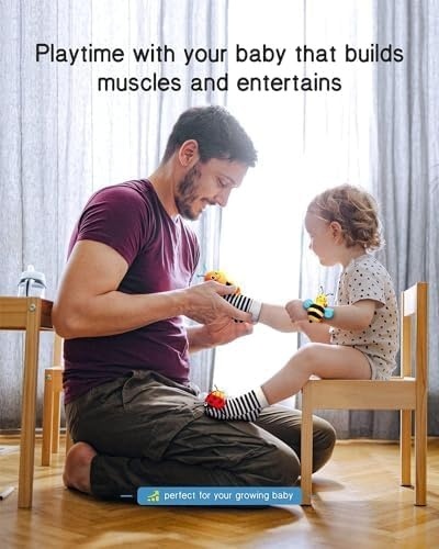 Set Jucării Educative pentru Bebeluși cu Zornăitoare de Mână și Șosete cu Sunet (Wrist Rattle Socks &amp; Foot Finder), 0-12 Luni - Img 2