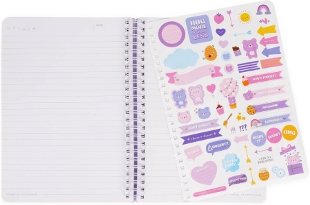Caiet Mecanic A5 cu Spirilă Legami Design Teddy Bear, Liniatură 7 mm, 160 Pagini, Hârtie Certificată FSC, Include Set Stickere și Închidere Elastică, 15 x 21 cm - Img 3