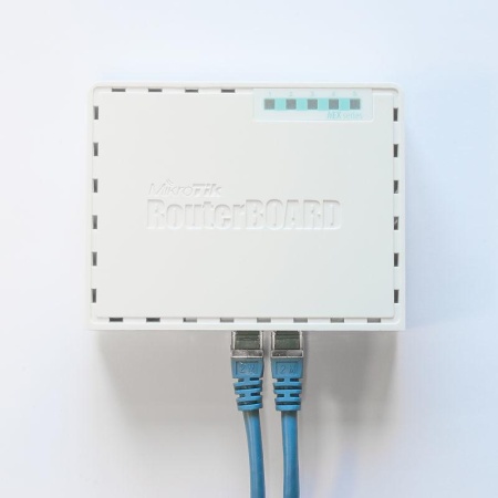 MIKROTIK 5-PORT GIGABIT ETHERNET ROUTER - Img 9