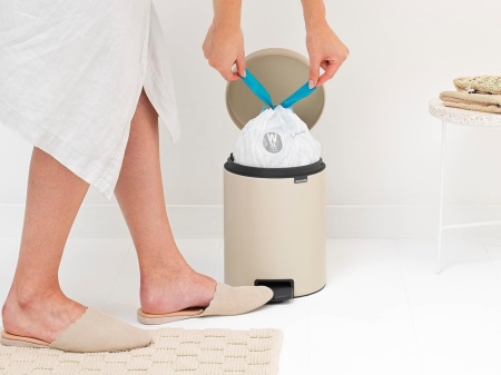 Coș de gunoi cu pedală Brabantia NewIcon, capacitate 5L, închidere silențioasă Soft-Close, găleată interioară detașabilă, Dreamy Crem - Img 5
