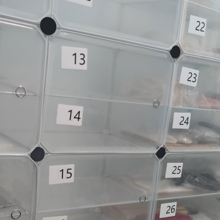 Set 4 Bucăți Conectori / Cleme de Colț din Plastic pentru Rafturi Modulare și Organizatoare cu Grilaj de Sârmă, Negru - Img 4