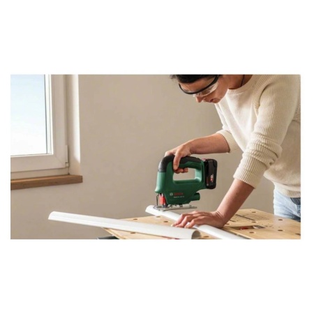 Bosch EasySaw 18 Set fierastrau vertical cu acumulator 18 V | 70 mm | Cu perii | 1 x 2 Ah acumulator + incarcator | In cutie de carton original - Img 3