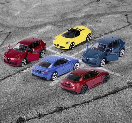 MAJORETTE MASINUTE METALICE SET 5 MASINI ALFA ROMEO - Img 2