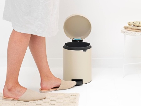 Coș de gunoi cu pedală Brabantia NewIcon, capacitate 5L, închidere silențioasă Soft-Close, găleată interioară detașabilă, Dreamy Crem - Img 6