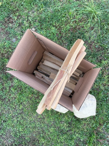 Set aprindere gratar, Grill Box, 4 kg lemn fag si cires , 1kg mangal din lemn de esenta tare - Img 3