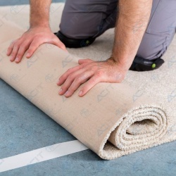 Bandă Dublu Adezivă Detașabilă Profesională ACIT 50 mm x 50 m (164 ft), Armată cu Plasă Textilă, Aderență Diferențiată, Compatibilă cu Încălzirea în Pardoseală, Producție Italia - Img 2