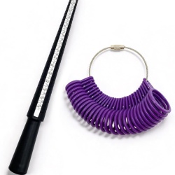 Kit Complet pentru Măsurarea Mărimii Inelelor și Degetelor, Mandrină Gradată US/UK 26.5 cm și Set Inele de Calibrare Mov Mărimi US 0–13, Dispozitiv Precis pentru Bijuterii, Verighete și Inele de Logodnă