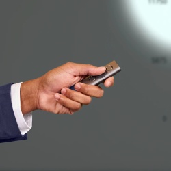 Logitech Spotlight Presentation Remote Bluetooth and USB Slate - Img 2