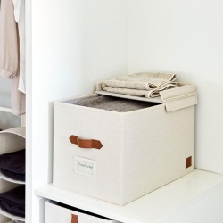 Cutie Depozitare Premium cu Capac XL Bej, Organizator Haine și Lenjerii din Țesătură de In, Mânere din Piele Ecologică, Structură Ranforsată cu Lemn, Fereastră Etichetă, 50 x 33 x 32 cm - Img 7
