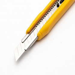 Cutter 9mm SK4 Deli Tools EDL009B (yellow) - Img 2