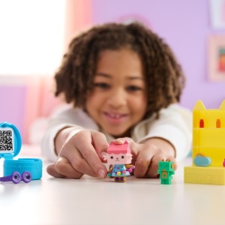 GABBYS DOLLHOUSE BEBE CUTIUTA SI CAMERA MESTESUGURILOR - Img 3