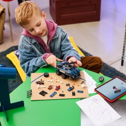 LEGO MARVEL SPIDERMAN URMARIRE CU OMUL PAIANJEN SI MASINA INCHISORII 76349 - Img 3