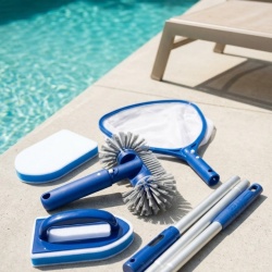 Set curățare și întreținere piscină 5 piese – Tijă telescopică din aluminiu, minciog suprafață, perie colțuri 360°, perie manuală cu mâner și burete abraziv, albastru/alb - Img 2