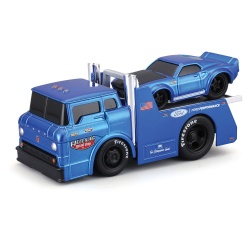 MAISTO MUSCLE TRANSPORTS SET CAMION CU PLATFORMA FORD C600 FLATBED 1966 SI MASINUTA FORD MUSTANG GT 1969 SCARA 1 LA 64 - Img 2