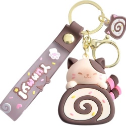 Pandantiv / Breloc Adorabil pentru Geantă și Cheie cu Pisicuță Kawaii și Ruladă Roz-Maro tip Swiss Roll, Accesoriu Decorativ Din PVC Flexibil