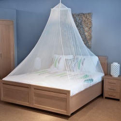 Plasă de Țânțari pentru Pat Dublu și Single Universal Backpackers, Fără Deschidere / Complet Închisă, Dimensiune XL (10.5 x 2.3 m), Montare Simplă cu 1 Punct, Plasă Albă Densă cu Bază Elastică, Sac de Transport Inclus