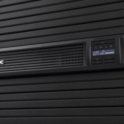 APC SMART-UPS 2200VA LCD RM 2U - Img 9