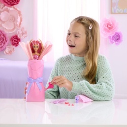 BARBIE PETAL POP SET PAPUSA BARBIE TRANDAFIR ROSU SI ACCESORII - Img 3