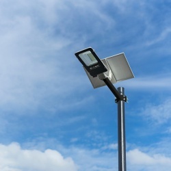 CORP ILUMINAT STRADAL LED SOLAR 50W 6000K - Img 7