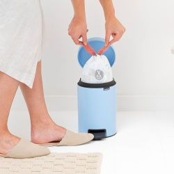 Coș de gunoi cu pedală Brabantia NewIcon, capacitate 5L, închidere silențioasă Soft-Close, găleată interioară detașabilă, Dreamy Blue (Albastru) - Img 5
