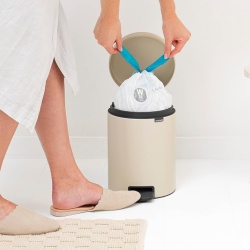 Coș de gunoi cu pedală Brabantia NewIcon, capacitate 5L, închidere silențioasă Soft-Close, găleată interioară detașabilă, Dreamy Crem - Img 5