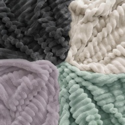 Pătură Dreptunghiulara Fleece WAVVE 150 x 200 cm, Flanelă Moale cu Textură Dungi în Relief, Călduroasă și Respirabilă, pentru Canapea și Pat, Gri - Img 2