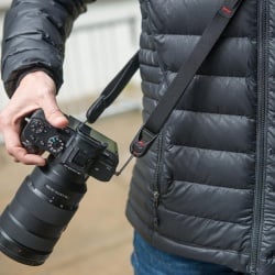Curea de Umăr/Gât pentru Cameră Foto Peak Design Leash, 83-115 cm, Sistem Rapid cu Ancore, Negru (L-BL-3) - Img 3