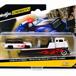 MAISTO DESIGN ELITE TRANSPORT SET CAMION CU RAMPA COE FLATBED SI MASINUTA CHEVROLET K5 BLAZER 1979 SCARA 1 LA 64 - Img 2