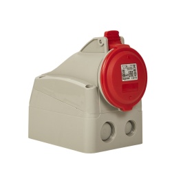 Priză Industrială Aparentă Legrand CEE 16A 5 Poli (3P+N+PE) 400V, Protecție IP44 / Rezistență IK09, Poziție Contact 6h, Montaj pe Perete, Roșie, pentru Ateliere, Șantiere și Aplicații Industriale Trifazate