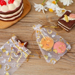 Set 100 Săculeți din Organza Transparentă cu Inimioare Aurii, Șnur Textil, 10 x 15 cm (4x6 Inch), pentru Mărturii Nuntă, Botez, Bijuterii, Cadouri și Cosmetice - Img 6