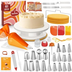 Set Profesional pentru Ornat și Decorat Prăjituri și Torturi 61 Piese cu Platou Rotativ 28 cm, Bază Antiderapantă, Șprițuri din Inox, Poșuri, Spatule și Feliator Tort, Suportă până la 5 kg