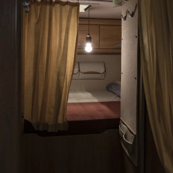 Lampa suspendata pentru camping, 50 lm, functionare pe baterii - Img 4
