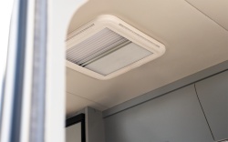 Trapa 40x40 Berger, deschidere pe toate laturile, capac transparent, plasa de tantari si jaluzea retractabila - Img 3