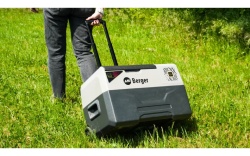 29 litre cooler with LG 12/24/230V compressor, handle and integrated transport wheels - Img 6