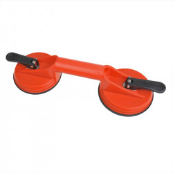 Double suction cup for fitting windscreens and windows